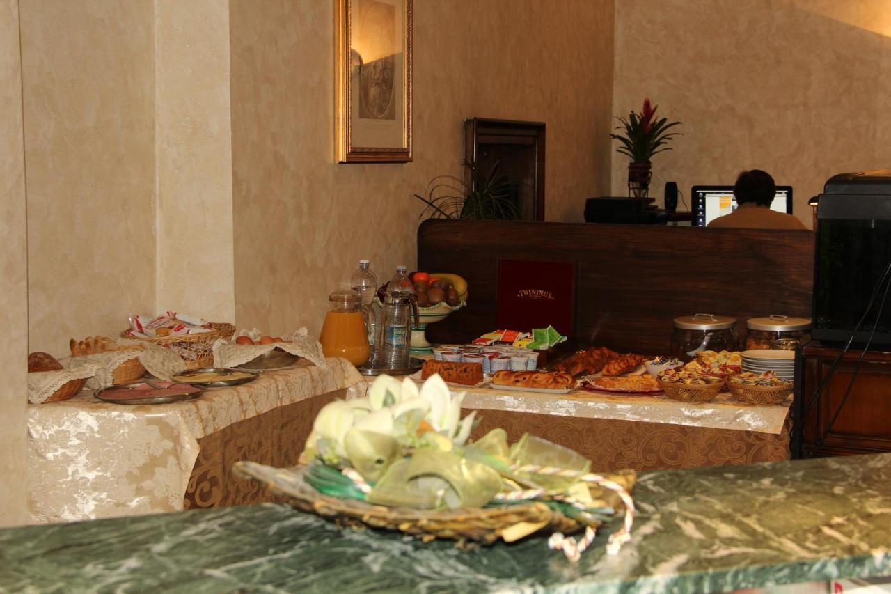 Hotel Valentino Centro Storico ออร์เวียโต ภายนอก รูปภาพ