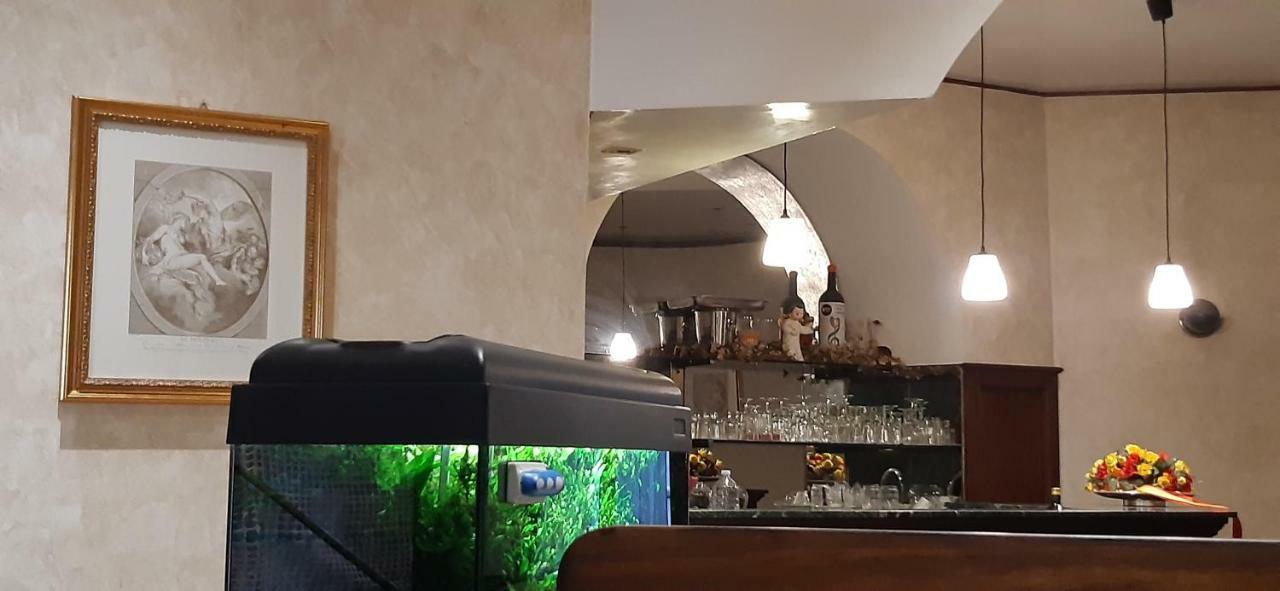 Hotel Valentino Centro Storico ออร์เวียโต ภายนอก รูปภาพ
